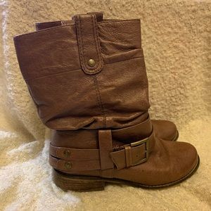 Women’s leather boots